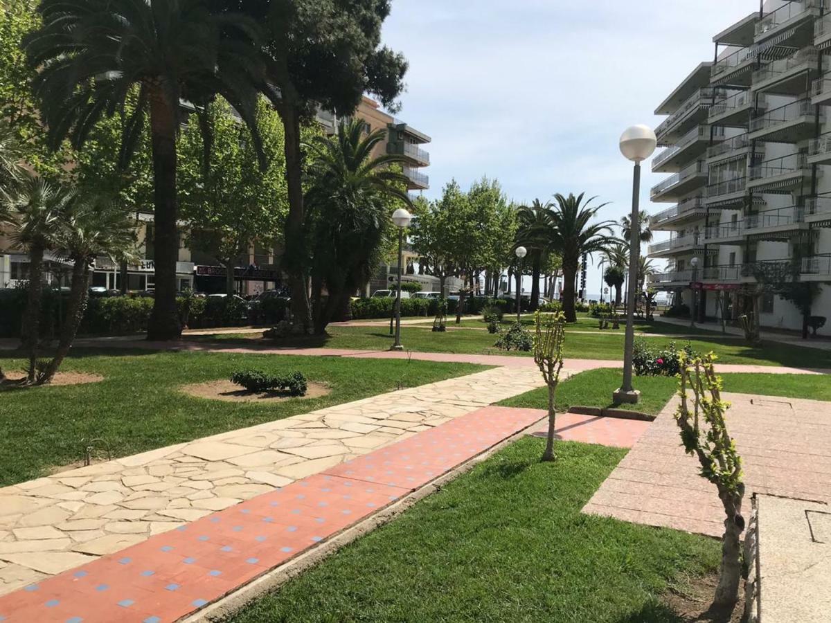 Apartamento Kristina Apartment Salou Bagian luar foto
