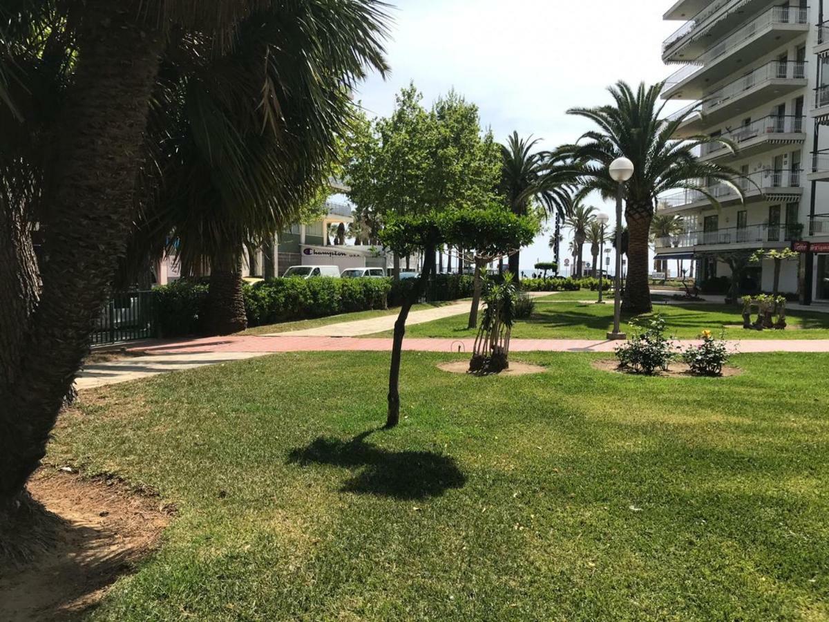 Apartamento Kristina Apartment Salou Bagian luar foto